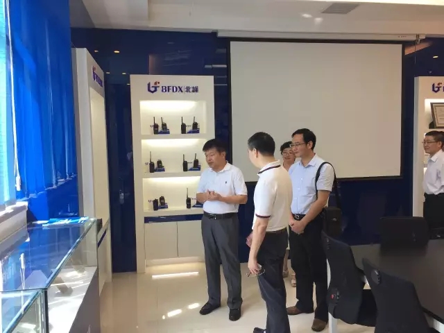 省經(jīng)信委領(lǐng)導蒞臨北峰視察指導！